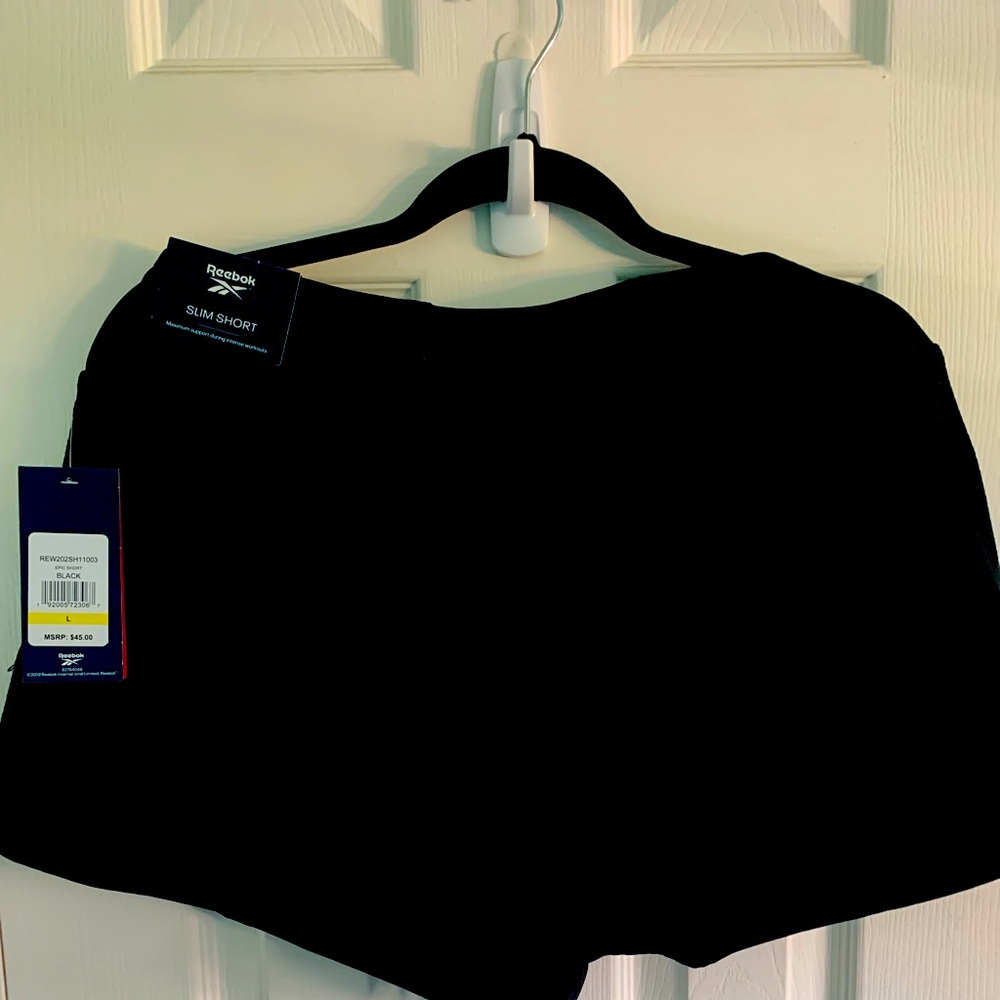 NEW Reebok slim shorts (LARGE)